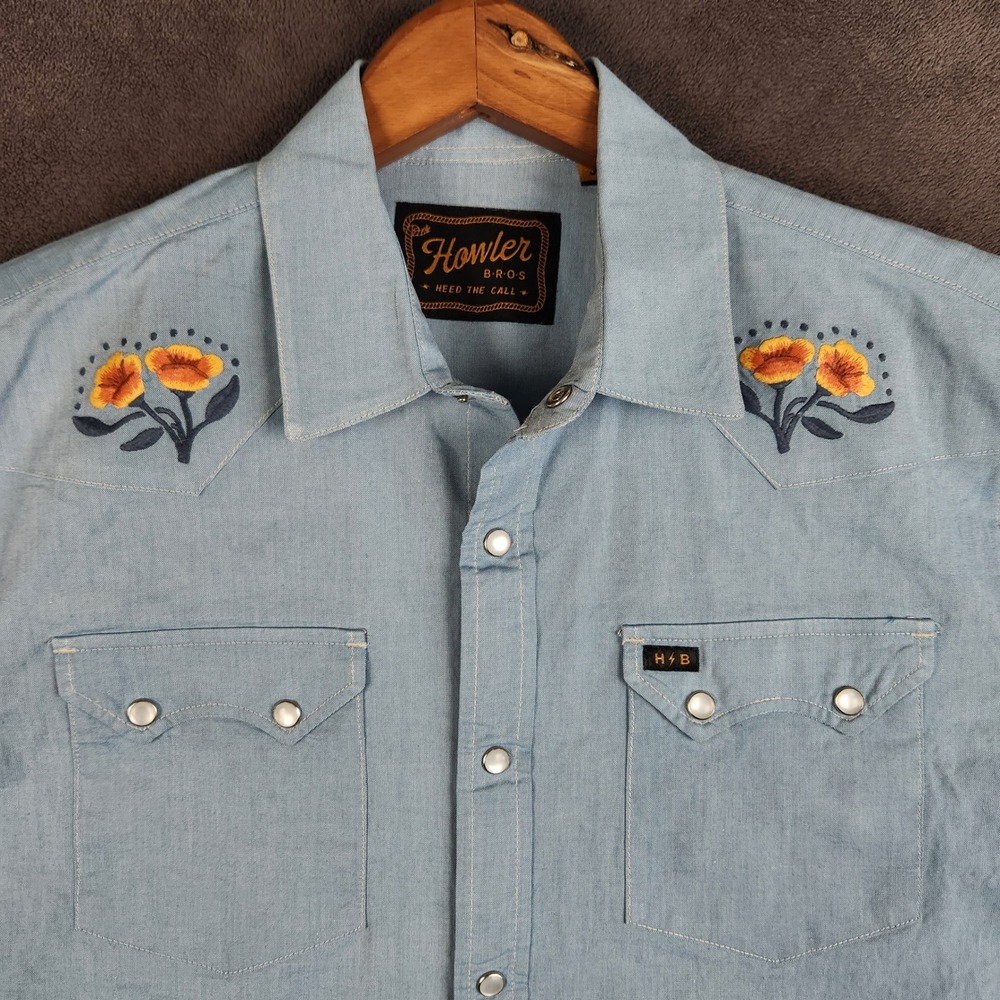 Howler Bros Crosscut Deluxe Snap Shirt Mens Small Blue Chambray Poppies Western